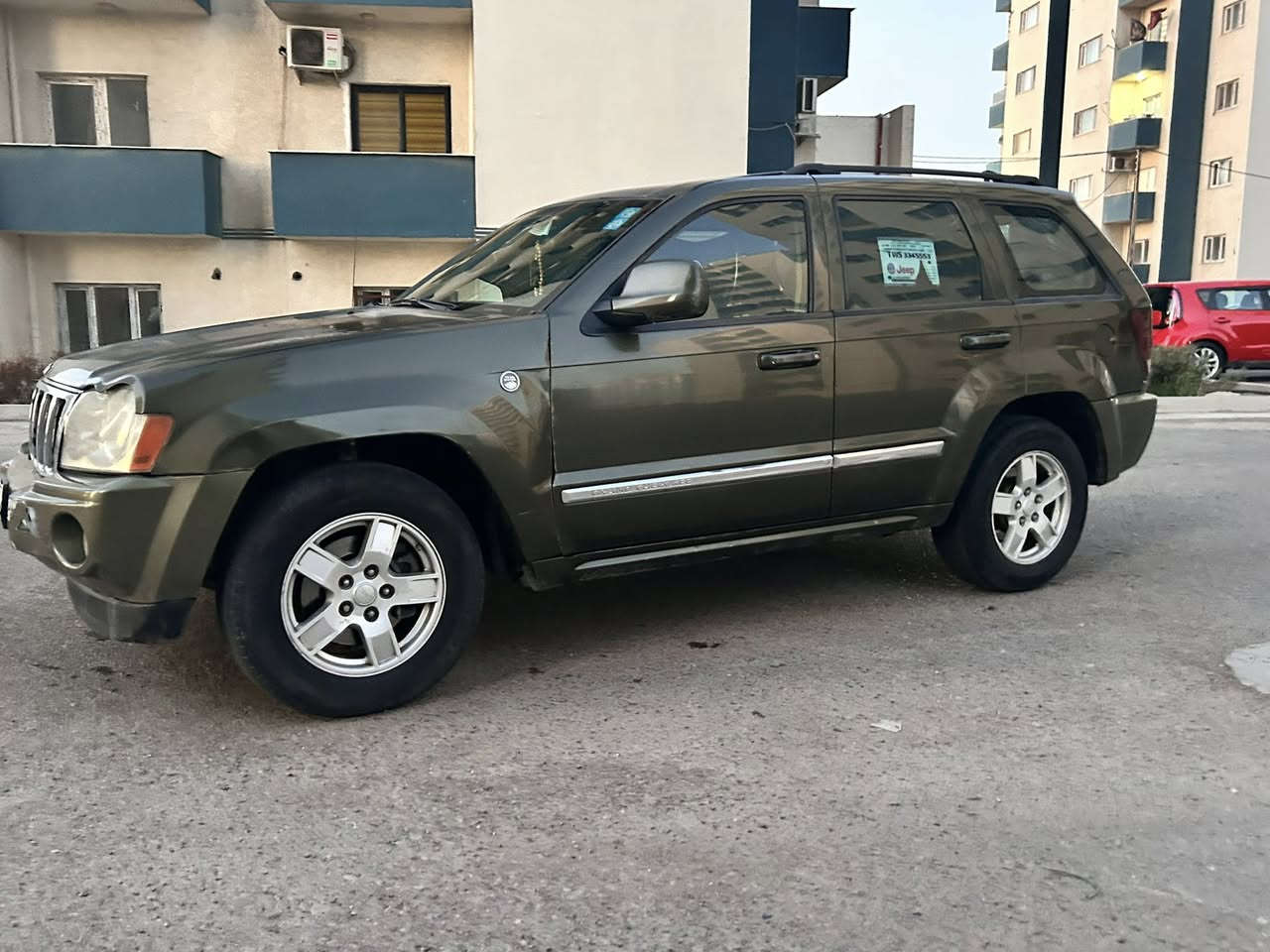 سلام عليكم 
للبيع——
جيب ترايل هوك 
الموديل ٢٠٠٧ 
فور ويل 
محرك V8_4700
خمسه ويل كب 
كشنات جلد 
داخل نفطي 
اللون زيتوني 
هوك خلفي 
كشنات كهرباء 
فتحه سلايد روف 
مسجل CD_Ax
تبريد قطعتين 
كأمره دواره خلفيه 

هزه جديده 
رقم بغداد بسمي 
كل أوراق كمرك ورقم كامل باقي فقط تحويل 
حادثها جاملغ وبونيد بدون دواخل 
العنوان بغداد جديده 
السعر ٧٣ وبيها مجال 
الهاتف‭٠ ٧٧٦ ٦٧٥ ١٣٦٨
