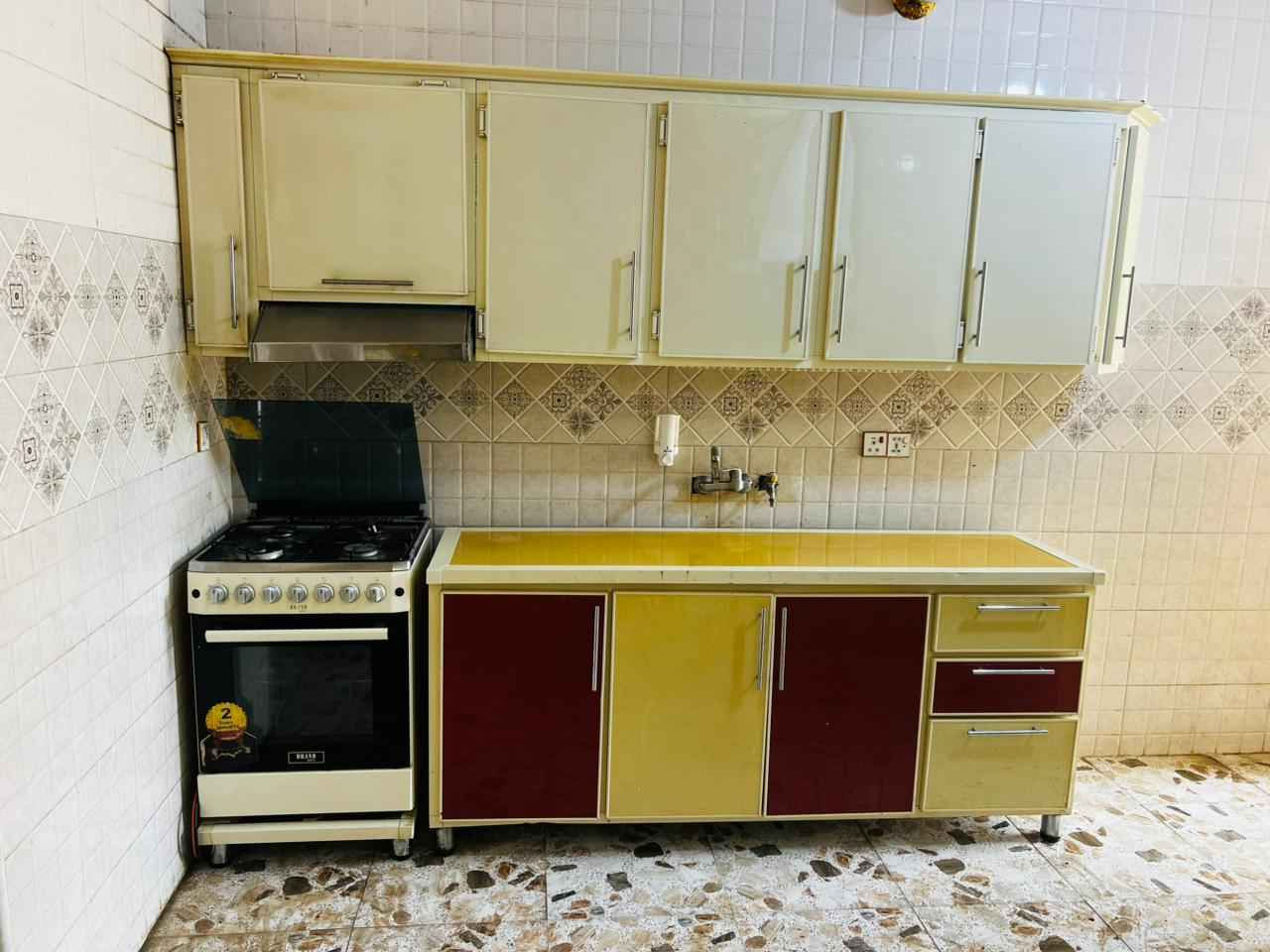 مطبخ طابقين 
طباخ براند نضيف ضمانه بعد مخالص 
*********** النجف, العراق
