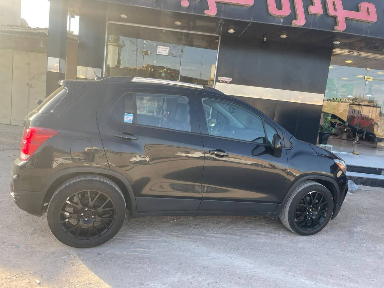 🚗 للبيع Chevrolet Trax 2022 شيفروليه تراكس بحالة ممتازة

سيارة نظيفة  استخدام شخصي وبحالة فنية جيدة.

المواصفات:
• محرك 4 سلندر 1.5 تيربو  
• ماشية تقريباً 90 ألف كم  
• تشغيل بصمة  
• شاشة لمس 7 إنش  
• دعم Apple CarPlay و Android Auto  
• بلوتوث  
• كاميرا خلفية  
• تحكم بالستيرن  
• 6 وسائد هوائية  
• نظام مانع الانزلاق  
• نظام ABS

الحالة:
- حادث أمريكا في الجامَلغ الأيمن وتم صبغ بنيد السيارة مرفق صور حادث 
- حادث بسيط داخل العراق في الجامَلغ الخلفي الأيسر (راجع عالبارد ويحتاج تكحيل خفيف)
وهذا رقم الشاصي KL7CJLSM1NB508353
- حداديه قبل فترة بدلتها 
- التبريد نقصها فقط فابريته 
صيانتها مستمره دهن اصلي وكالة وبانزين محسن 

المستمسكات:
- السنوية باسم ولد صديقنا  
- عنوانهم الزبير  
- السنوية تنتهي 2029

💰 السعر: 120 قابل للتفاوض للجادين

📞 للتواصل اتصال + واتساب  :   
***********
