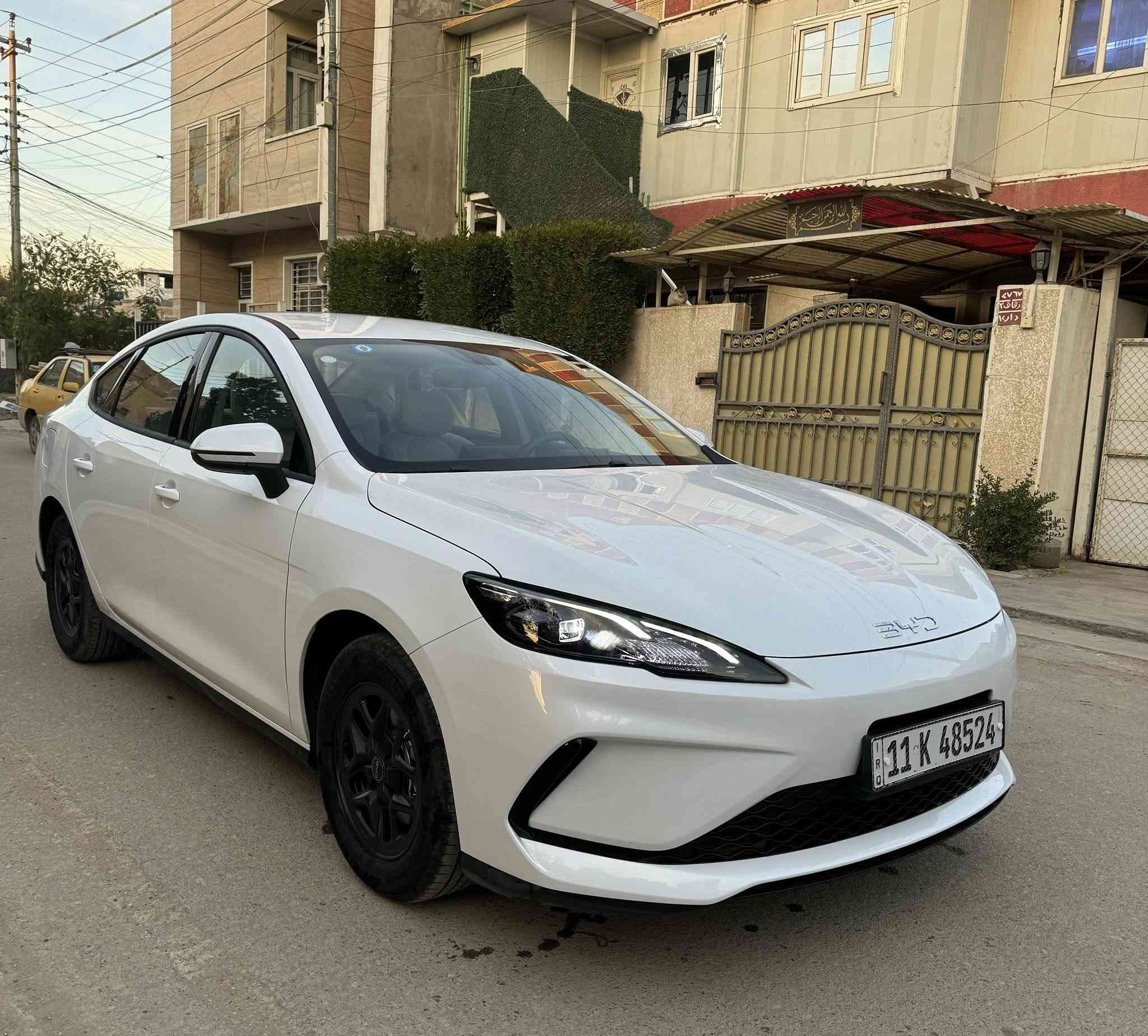 Byd
2025 cl5
داخل جلد ابيض
ماشيه 3000 
مكفوله 
رقم بغداد
مكاني بغداد الدورة
السعر 128 مجال
***********
