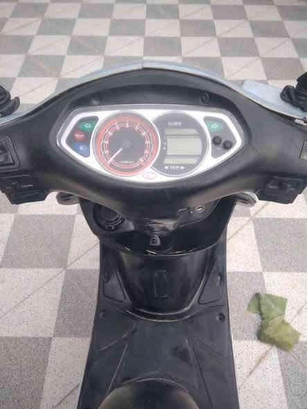 السلام عليكم 
جي فور كامكو للبيع دراجه مفتوحه مره وحده مكينته ناعمه شلعه ومعدل تخبل دراجه جاهزه ماعوزه اي شي كهربائيّات سلف هندر اشاير سكن لايت بك لايت  عداد الالكتروني دراجه نضيفه وجاهزه 
مكاني ناصريه قضاء الغراف السعر 375
للاستفسار ***********
