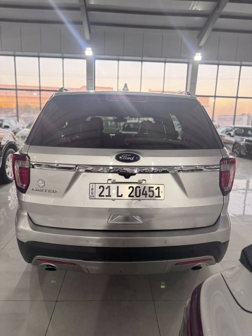 السلام عليكم
فورد اكسبلوره موديل 2016 ليمتدد فول من الأخير  7 راكب عائلي 

محرك 6 سلندر حجم 3،5

بصمة ابواب وبصمة تشغيل 

رادار امامي والجهتين شغال 

مرايا اشاير وقلاب وشفط 

كشنات جلد تدفئه وتبريد 

كشنات الخلفيه كهربائيه 

تحكم استيرن فول 

صندوق شفط وچلاق

مرايا الجوانب هيتر 

شاشة حجم كبير مركة SONE اصلي شركة

كاميره  وخرايط GPS  

تدفئة وتبريد مركزي 3 قطع

حساسات خلقية وأمامي اصلي شركة

لايتات امامي عدسه مع بلاجكتور زينون شركة

كشنات إماميه فول كهربائي مع خزن كشن

كود وقفل باب السايق رمز

سكليتر كهرباي مع تحكم استيرن بالجهتين 

منافذ AUX و USB مع منفذ كهرباء 110 فولت 

الإضاءة داخلية للسيارة 12،لون

السياره ماشيه 110 كم 

رقم والسنوية جديد لغاية 2031 ت

السياره باسمي تحويل نفس اليوم رقم سليمانية 

جمرلخ امامي نصفها مصبوغ 

مع جمرلغ خلفي 

البونيد مصبوغ بدون قطرمعجون وجاكوج

السعر 170$ 

للبيع ومراوسه مع سياره رقم شماليه اخوان موبايل *********** بيها واتساب
