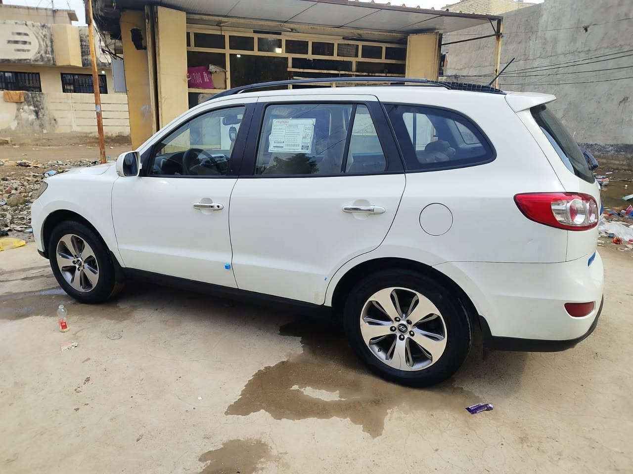 سنتافي خليجي موديل 2012
فتح وبصمة محرك 6سلندر 
بية شوية صبغ باب صندوك ولباقي كفالة 
سيارة كلش حلوة بل كارتون كاملة كل نقص مابية 
سعرة 150$وبية مجال حك جيتك 
مكاني بغداد جسر ديالى جديد 
بسمي تحويل مباشر
***********
