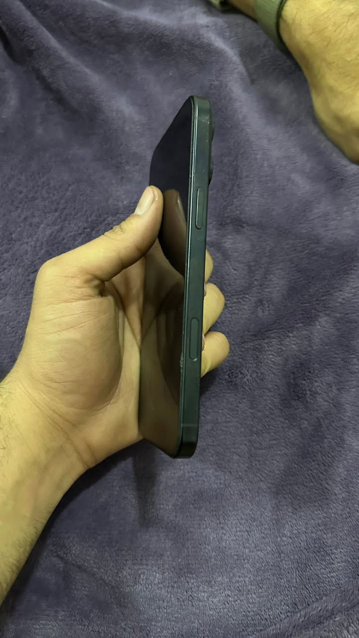 ايفون 16 برو ماكسس 

ذاكره 512

نضيفف. داخل الضمان ضمانه ينتهي. بشهر ال 10

بطاريه 100
مشحون ١٨٨ مره بس 

السعر 1600وبي مجال 

العنوان بغداد الدوره 

***********
