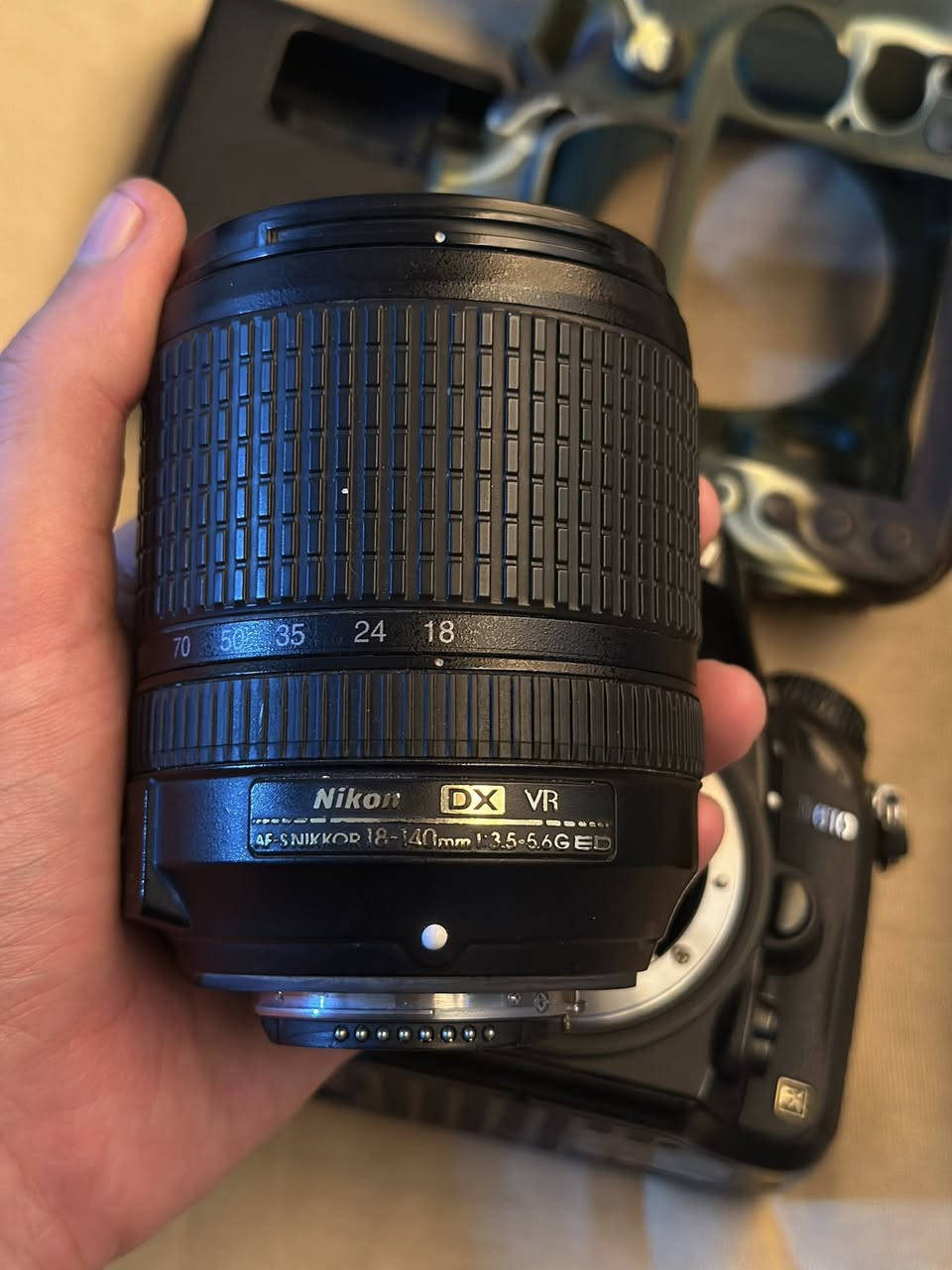 كامره نيكون d610 فول فريم القديمه باب اول صورها فول
ملحقات عدسه 18/140 وحزام وجلاتين وشاحنه وبطاريه
السعر 450 قفل


**إذا كنت صاحب هذا الإعلان وتريد حذفه لأي سبب، رجاءا أرسل رسالة إلى الدعم الفني**