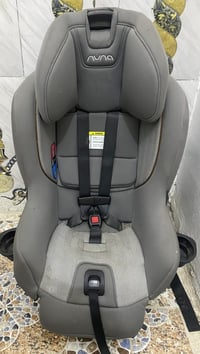 كرسي للبيع جديد مامستخدم فقط متروك عليه تراب قيم بما يرضي الله واخذ 07...