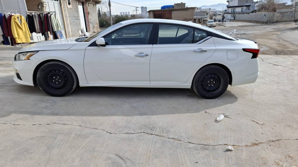 سلاوی خواتان لیبت 
نیسان ئالتیما 
٢٠٢٠
مواسە فات s
سیارە یە کی جوانو پاکو بیکیشە یە 
دەرگای سە کن گوراوە بە بیلاد 
جاملخی بیشە وە بویاخە  روبعیکی بونید بویاخە
تاوە کو ٢٠٢٨ سە نە وی تازە یە 
*********** السليمانية, العراق
