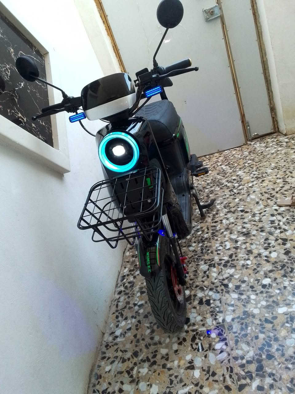 دراجه r9جديده ماصاره اقل شهر من اخذته مديل 26شخط مابيه بيه بلاتوث دراجه لوك سعر 450 والله اخذته ب550الله شاهد بس خفت على ابني من شارع*********** مكان بوب شام
