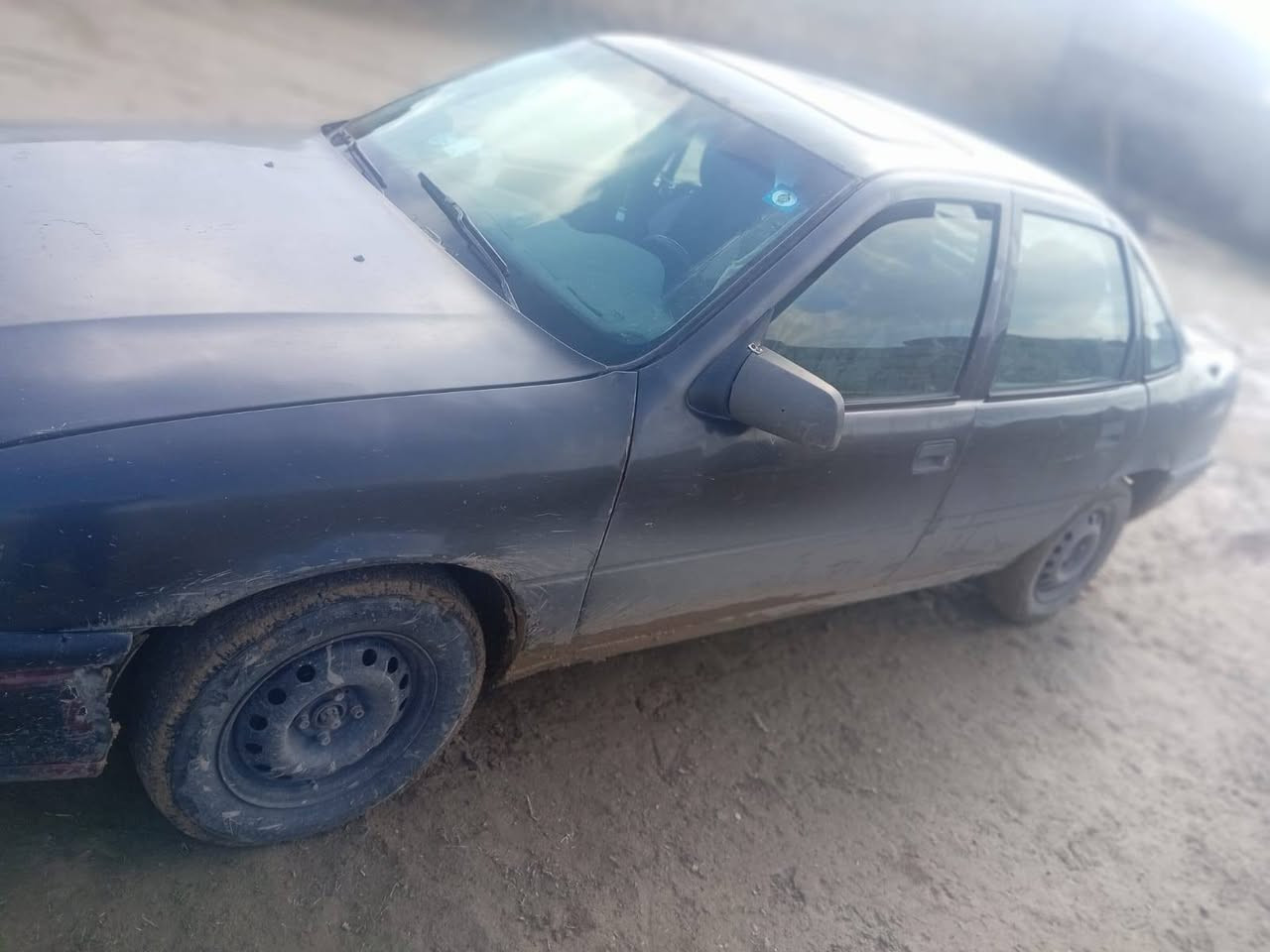 فكترا للبيع
اللون اسود (كحلي )
سنوية جديدة عظم تنتهي 2031 
رقم مسطرة 
للإستفسار أكثر على الرقم 
(***********)
