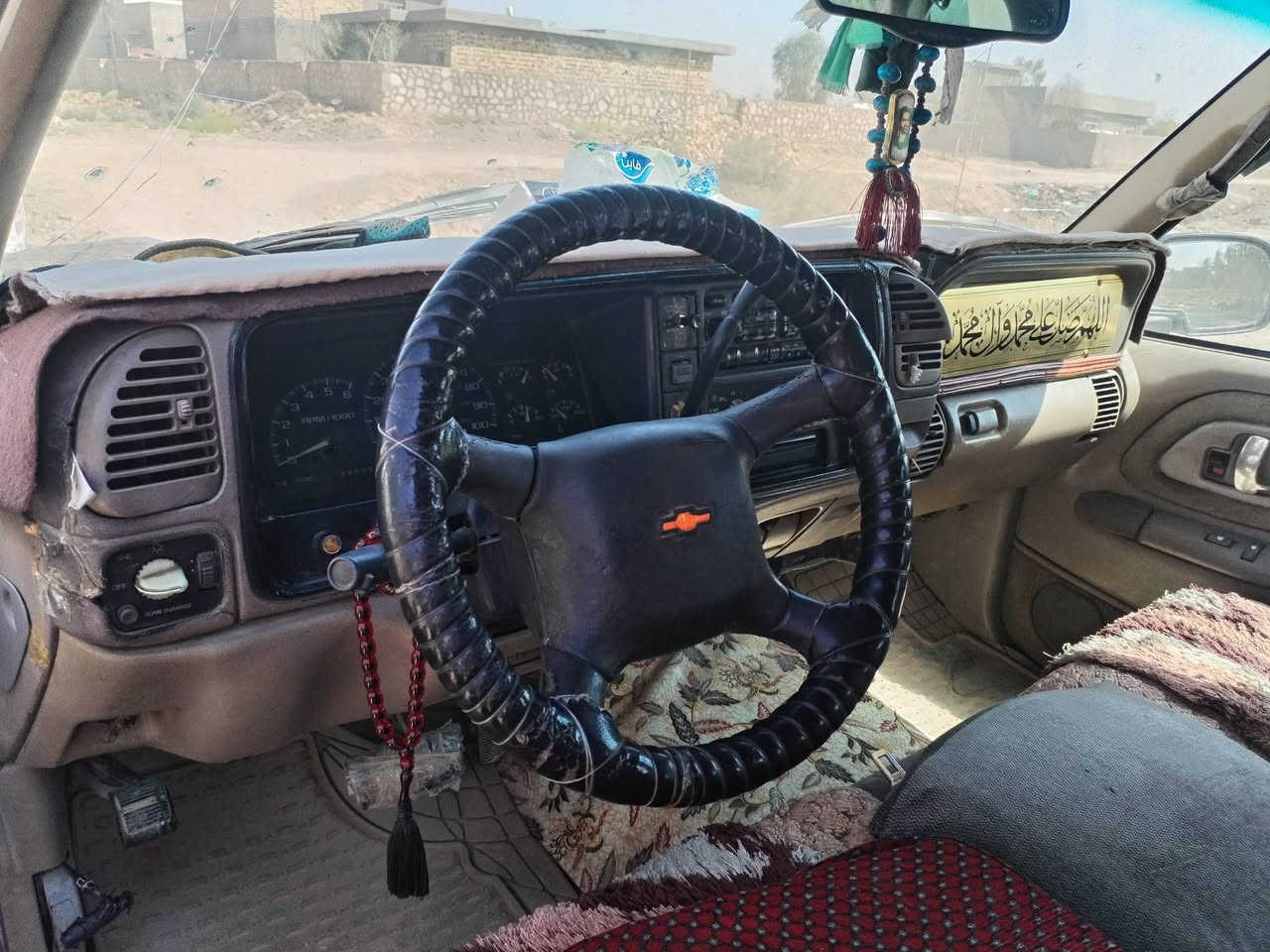 السلام عليكم شوفر ليت للبيع موديل ٩٨ محرك ٣٥٠ تيربو كير الف فحل طبله رقم انبار اجره ***********
