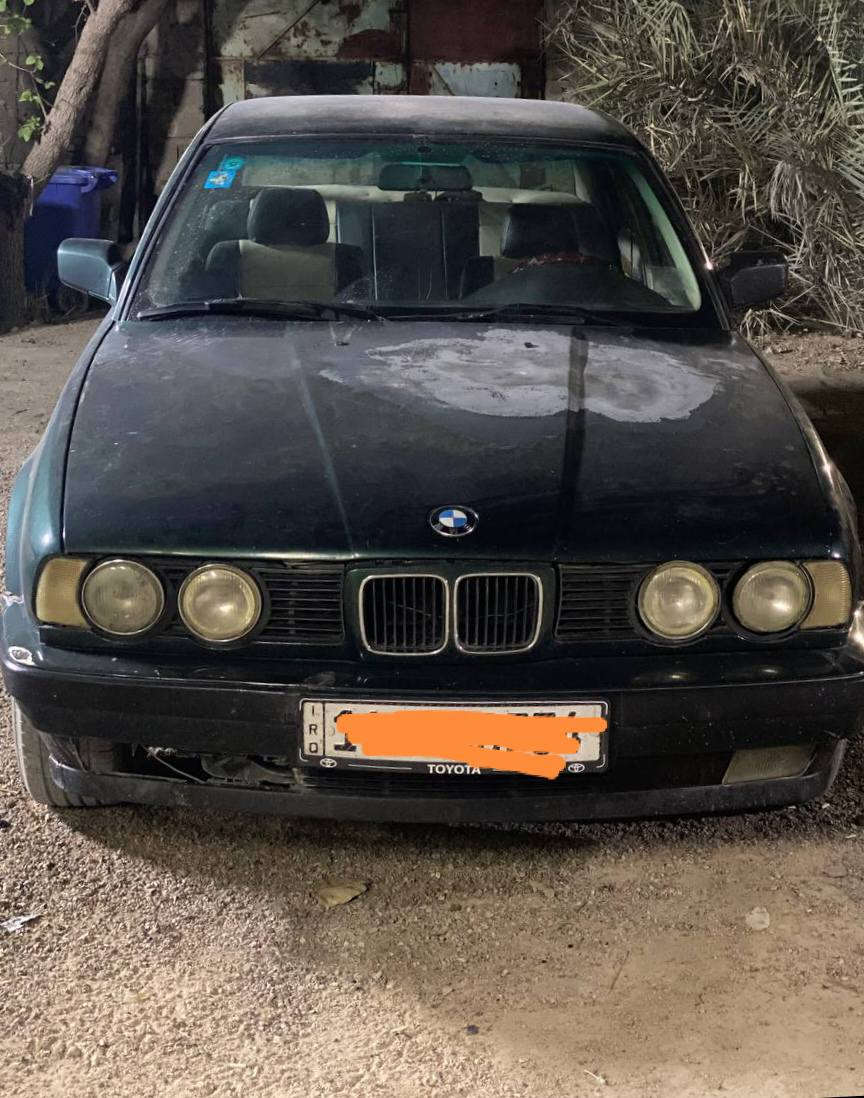 السلام عليكم BMW للبيع مديل 1991 محرك 525 مفتوح كير ومحرك مكفول تخم تاير حدادية قبل أسبوع كملته السيارة بيها صبغ جمالية بس غرفة جديدة وهاي كدامكم الصور رقم انكليزي سنوية ما منتهية بأسمي السيارة 
مستعجل على البيع 
الرقم : ***********
السعر : 52 وبيها مجال للشرايي
