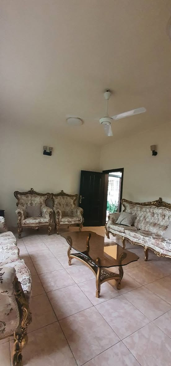 للبيع بيت في أربيل – منطقة لاوان سيتي 🏡

المساحة: 250 متر مربع

يتكون البيت من:

صالة ضيوف

صالة معيشة

3 غرف نوم

مطبخ

مخزن

حمام في الطابق الأرضي

حمام في الطابق الثاني

📍 الموقع: أربيل – لاوان سيتي

للاستفسار عن السعر وباقي التفاصيل يرجى التواصل على الرقم التالي:

📞 ***********

#للبيع_بيت #اربيل #لاوان_ستي
