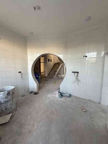 🏘️/ دار للبيع المساحة ١٧٥ م طابو زراعي سند 

              الواجهة ١٢ م / النزال ١٤.٥ م 

🧱/بناء حديث قيد الانشاء استلام عند التكملة 

الطابق الاول / مطبخ . هول . استقبال . غرفتين نوم . مجمع صحيات . حديقه داخلية . صحيات خارجية 

الطابق الثاني / ثلاث غرف نوم . هول . مجمع صحيات 

🌏الموقع / شارع ٨٠ مجاور شركة عراق البدر  خلف التجاري مباشرةً 

لمعرفة السعر// يرجى مراسله الصفحه 
 
للاستفسار اكثر مراجعة مكتب 

#بشار_للعقار_والمقاولات بدايه شارع الحسينية من جهة شارع ٦٠ 

***********                  ***********
