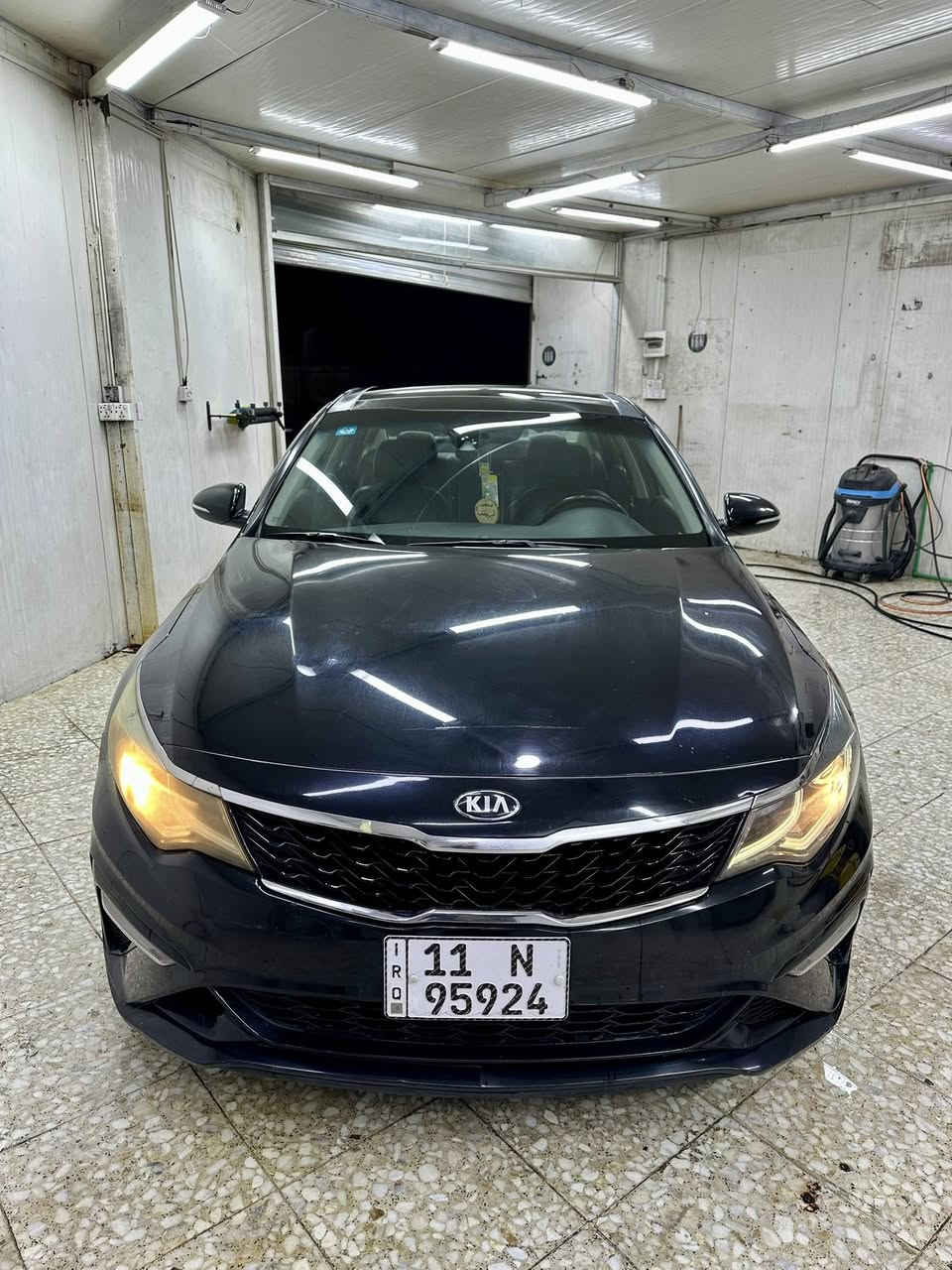 السلام عليكم كيا اوبتما 2020 مواصفات ال اكس فول واحد على واحد
بدون ايرباك
 رقم بغداد بسمي هزة جديدة ورقم جديد
الحادث خلفي وجميع ملاحظات السيارة  بيهة سونارين السيارة 
بانوراما 
بصمة تشغيل 
بصمة ابواب أمامية
بصمة جنطة
داخل السيارة جلد
كرسي كهرباء
تدفئه كشنات أمامية وستيرن
شاشة جبيرة car play و android auto
وضعيات قيادة
فول تحكم ستيرن جهتين أوامر صوتيه وتثبيت سرعة وتثبيت مسار
مخارج شحن 
رادارات أمامية وجانبية بالمري 
واشاير بالمري
قيادة ذاتية
تنبيه توقف ذاتي امامي خلفي تنبيه الاصطدام
كاميرا خلفية 
مكينة 2400 cc  مبرمجة تستقبل البانزين العادي بدون ادوانز
 
إدامة كاملة لعبوة البانزين 
تخم تاير جديد 
تخم دسكات
باتري جديد
ادامة للمحرك كاملة تبديل بلكات شركة اصلية تفصيخ ومجاول وبخاخات وتنظيف الدكشن البارد والغرف و الخ 
كلشي بيهة شغال وع حسب الاصول ماشية 83 الف ميل
حادثهة جاملغ خلفي ايسر وقبق جنطة فقط قطعتين 
مكاني بغداد الكاظمية
السعر 147 وبيها مجال
***********
*********** واتساب
