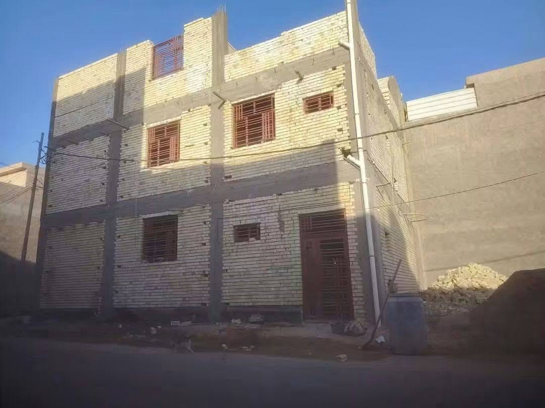 خلفات بناء شغل مضبوط وزن وتنظيف ولتزم بل موعد مفرغين حاليا ***********  بيه وتساب
