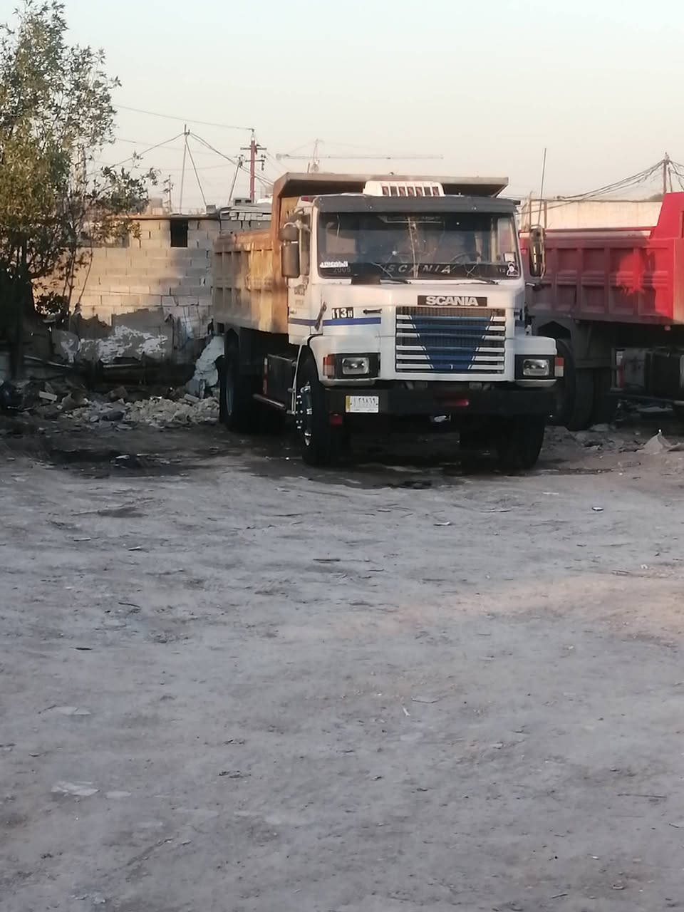العنوان البياع تقاطع الدرويش ***********
سلام عليكم سكانيا للبيع موديل 86 مكينة سوبر لا صرف ولا بخار گير خمسه بخمسه اكسل باچر
