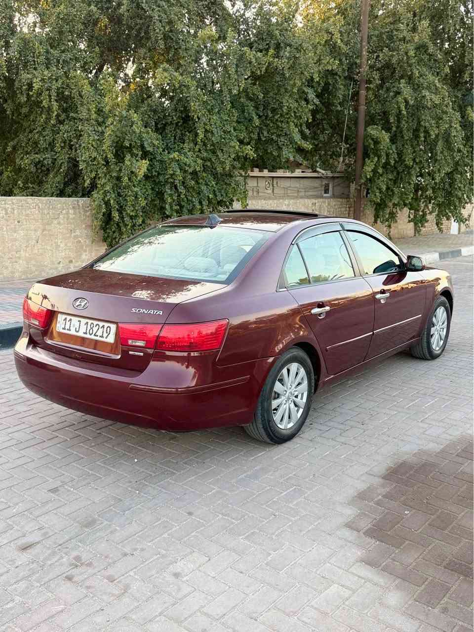 سلام عليكم هونداي سوناتا 2009 لمتد فول وارد امريكي رقم بغداد الدولي سنويا مجدد تحويل مباشر حادث جاملغ وباب بدون دواخل وبيه ٣قطع صبغ وسونار مرفق مع الصوره سيارة جاهزة فول مواصفات فتحه سلايت تحكم ستيرن كشن كهربائي داخل بيجي مكينة 2400 دوش كير5 نمر مكفولات حداديه جديده تخم تاير جديد تدفئ تبريد كله شغال مكان سياره كربلاء 
 سعر 113 مجال بسيط جدا 
***********
*********** كربلاء, العراق
