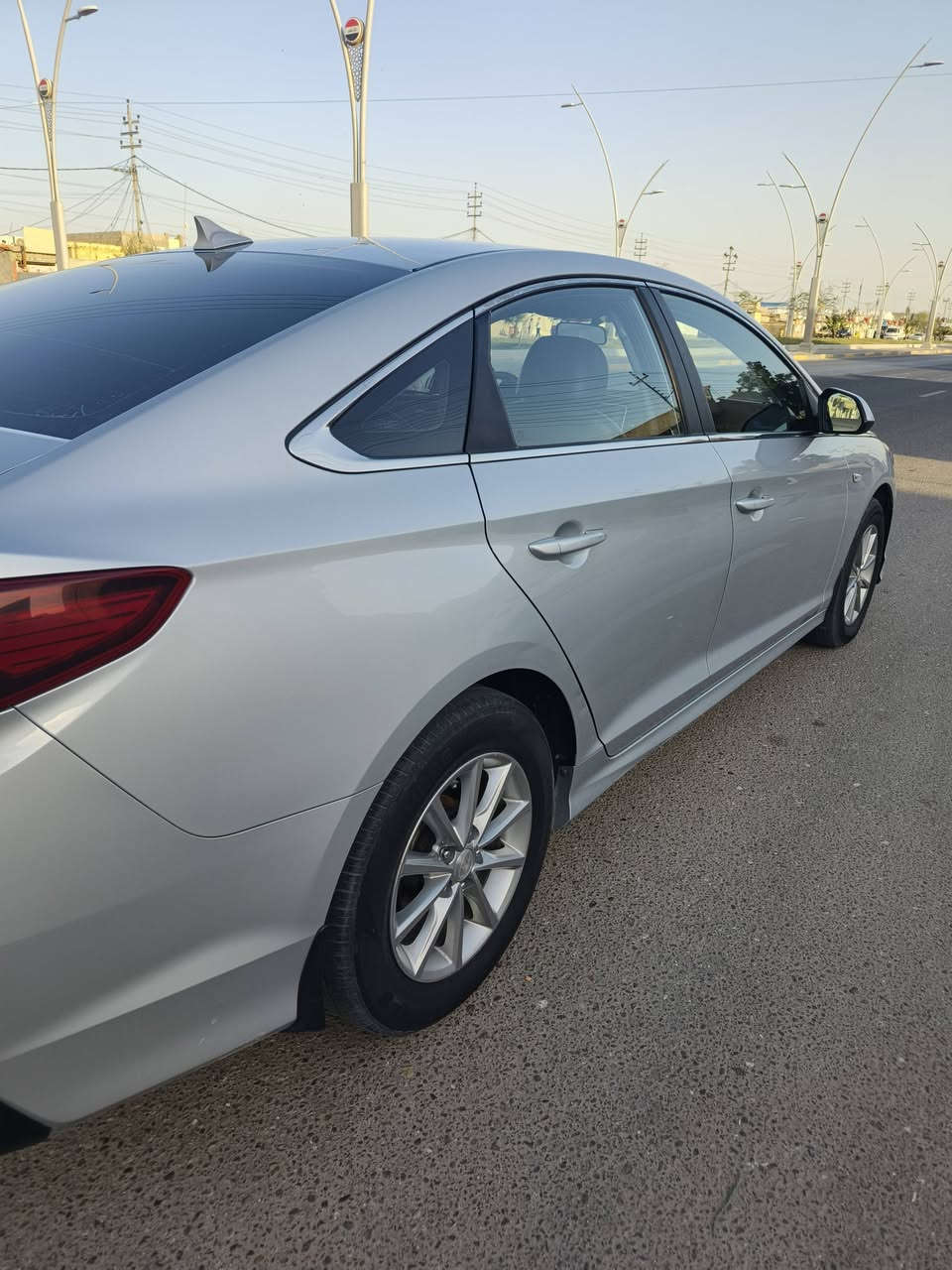 السلام عليكم من رخصه الادمن سوناتا 21 للبيع مقفوله قطعه واحده صبغ السعر 165 بصره
***********
