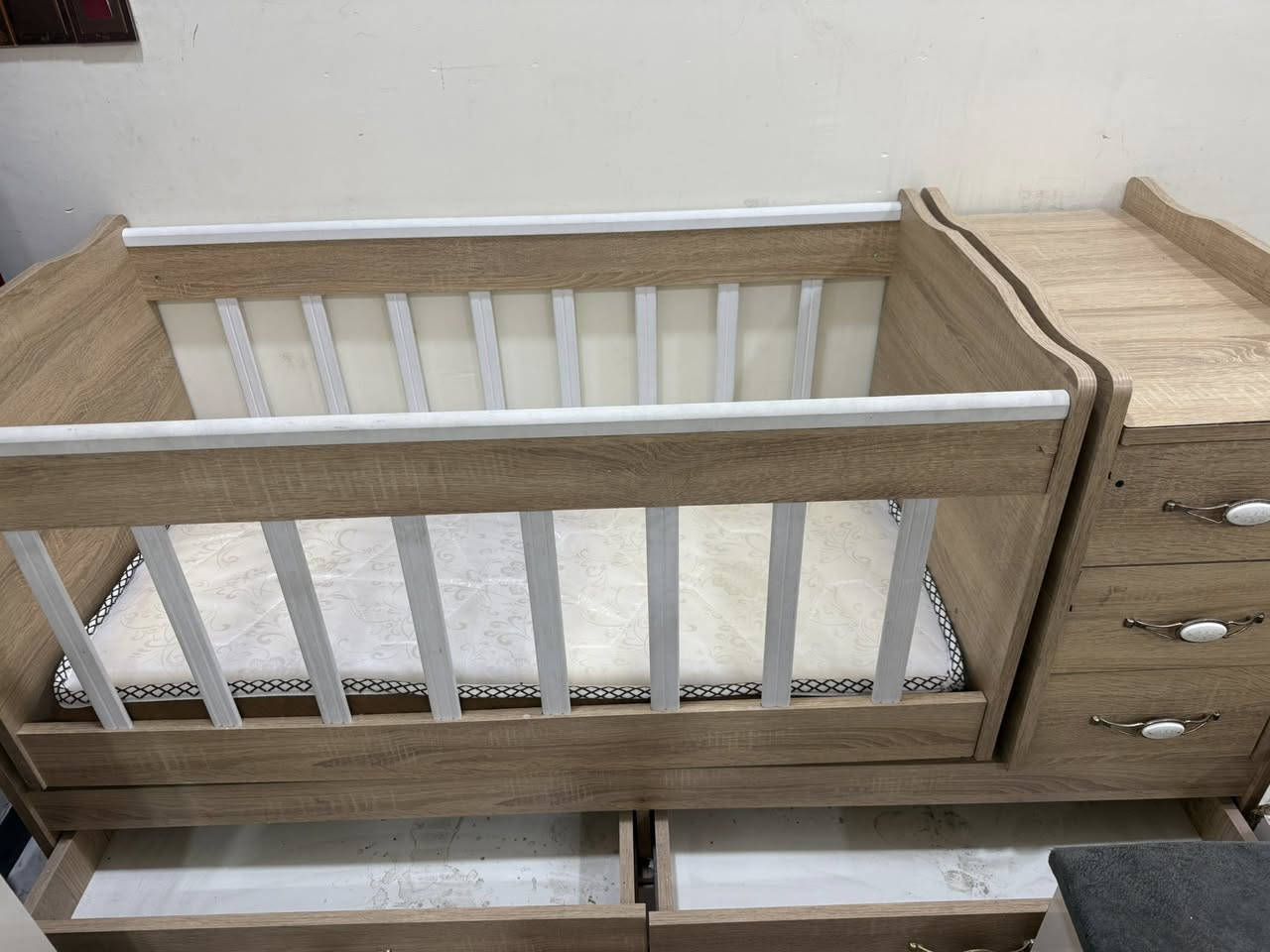 السلام عليكم جربايه طفل للبيع بعدها جديده والله جبتها ومكان ماعدي حته دوشكها جديده وبنفس الوقت ترهم جربايه جبيره اصير 
السعر (100)وبيها مجال


**إذا كنت صاحب هذا الإعلان وتريد حذفه لأي سبب، رجاءا أرسل رسالة إلى الدعم الفني**