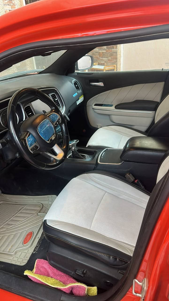 دوج جارجر 2017
اللون برتقالي مميز 
ماشيه 81 كم 
السياره فول مواصفات 1/1
السعر 195 وبيهه مجال 
مكان السياره بابل المركز 
حادثهه جاملغ وبنيد 
للاستفسار اكثر  الاتصال ***********
