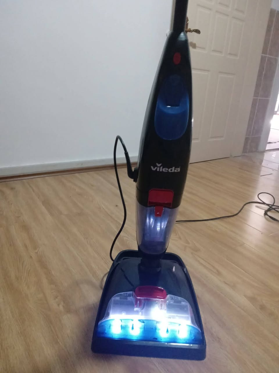 📢 للبيع جهاز تنظيف أرضيات Vileda JetClean الأصلي
✨ يسحب الغبار ويغسل وينشف الأرضية بنفس الوقت. ✨ بحالة جيدة جداً ومع الكارتون والملحقات. ✨ مناسب للسيراميك والباركيه وجميع الأرضيات الصلبة. �
vileda.de +١
💰 السعر: 40 ألف دينار 🔹 السعر قابل للتفاوض بشكل بسيط (بيه مجال) 📍 العنوان: قولريسي - رابرين
للاستفسار أو الحجز راسلني على الخاص. ✅


**إذا كنت صاحب هذا الإعلان وتريد حذفه لأي سبب، رجاءا أرسل رسالة إلى الدعم الفني**