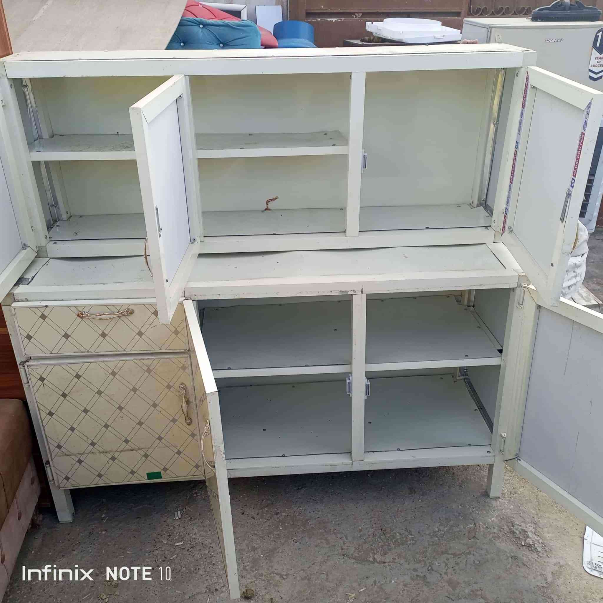 كاونتر احطاطه نضيف كلش للبيع قطعتين بدون سنك السعر 90 ألف قفل عنوان بعقوبه التحرير الشراي يتصل عل الرقم ***********
