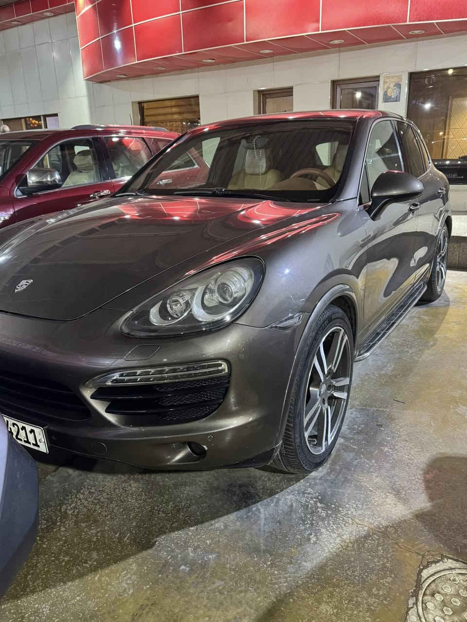 بورش موديل ٢٠١٢
بدون صبغ 
فول فئة GTS
داخل برتقالي
ماشية ١٣٣ كيلو
كفالة بدون صبغ 
بيها بارد 
خليجية 
السعر ٢٢٨٠٠
وبيها مجال 
العنوان بغداد الكرادة٠
***********
