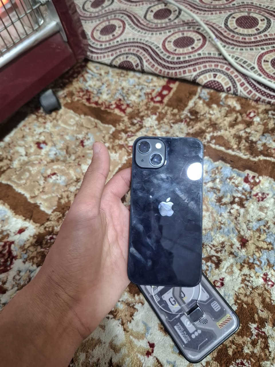 ايفون 13عادي شرق اوسط تك جهاز شرط مامبدل بي شي بطاريه92بلادي🔋كارتونه كل غراضه موجوده مامبدل بي شي شرط الفحص رقمي***********
