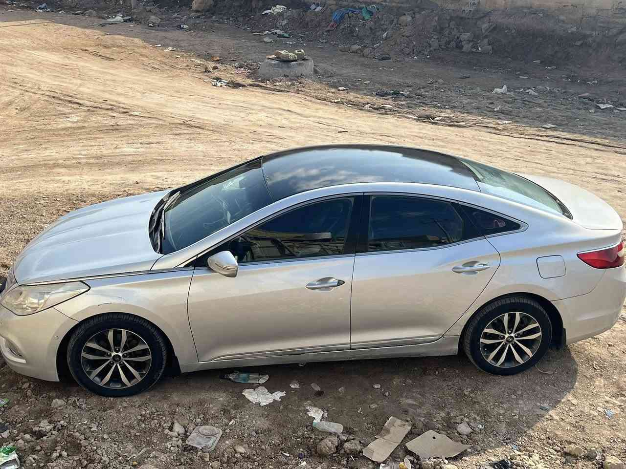 هيونداي ازيرا 2012
رقم بصرة بأسمي 
وارد كوري قطعتين صبغ فقط البنيد وقبق الصندوق
غرفه جلد شاشة ايباد
البصرة القرنة
***********
السعر  100 بيع او مراوس
