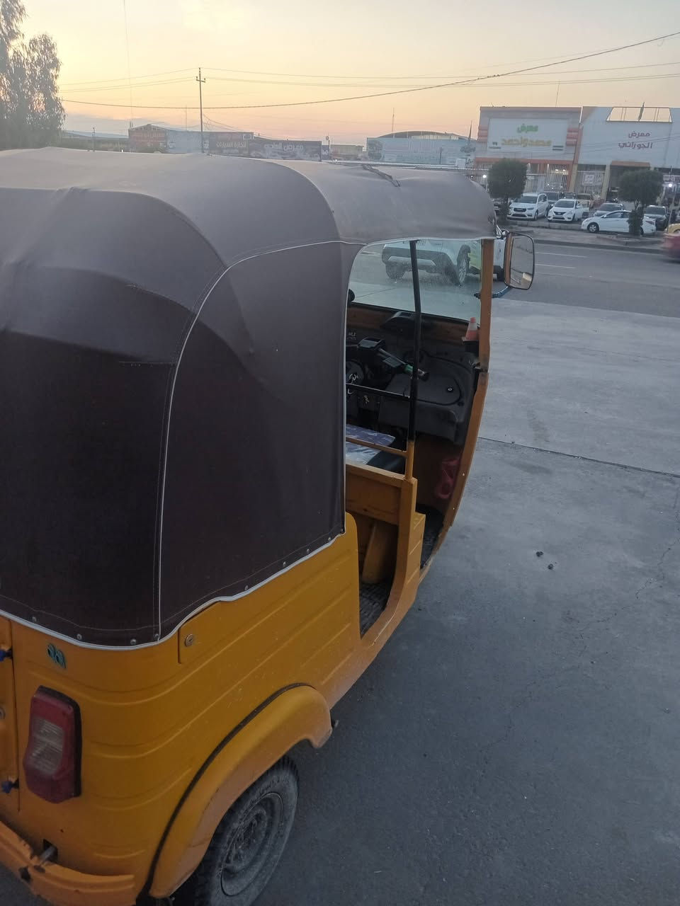 السلام عليكم تكتك ٢٠٢٠ شهر ١١ للبيع مصبوغ عام جماليه بيهه ضربه بلغد شبر معمره دوس معمره رقم انكليزي وسنويه باسمي تكتك مال شغل نضيفة عوزه بس كلجات  شراي يتصل *********** السعر ٦ و٢٠٠ بيهه  مجال
