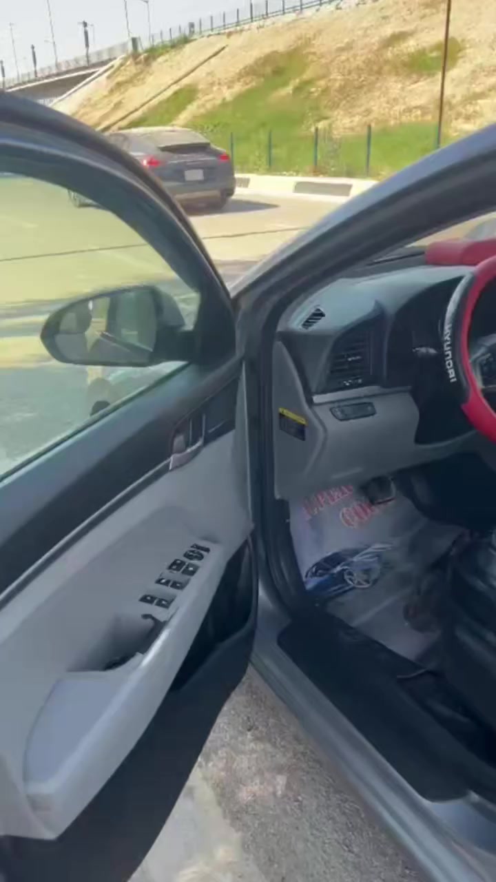 السلام عليكم
ألانترا موديل ٢٠١٧ وارد أمريكي. 

السياره رقم سليمانية الجديد هزة جديدة تحويل مباشر شرط سياره باسمي

كير ومكينه خير من الله 

مكينه ٢٠٠٠

تبريد ثلج ❄️ 

تدفئه شغاله 

كهربائيات كلها شغاله 

صدر امامي خلفي جديد 

تخم تاير جديد

 شاشه كامره 

سستم صوت دمام 

السياره لون مميز ولوحه بل شارع وجديده كلين  بمعنه الكلام وبل عافيه عل ياخذها 

مكاني ديالى _بعقوبه

سونار موحود

‭ 

***********

***********
