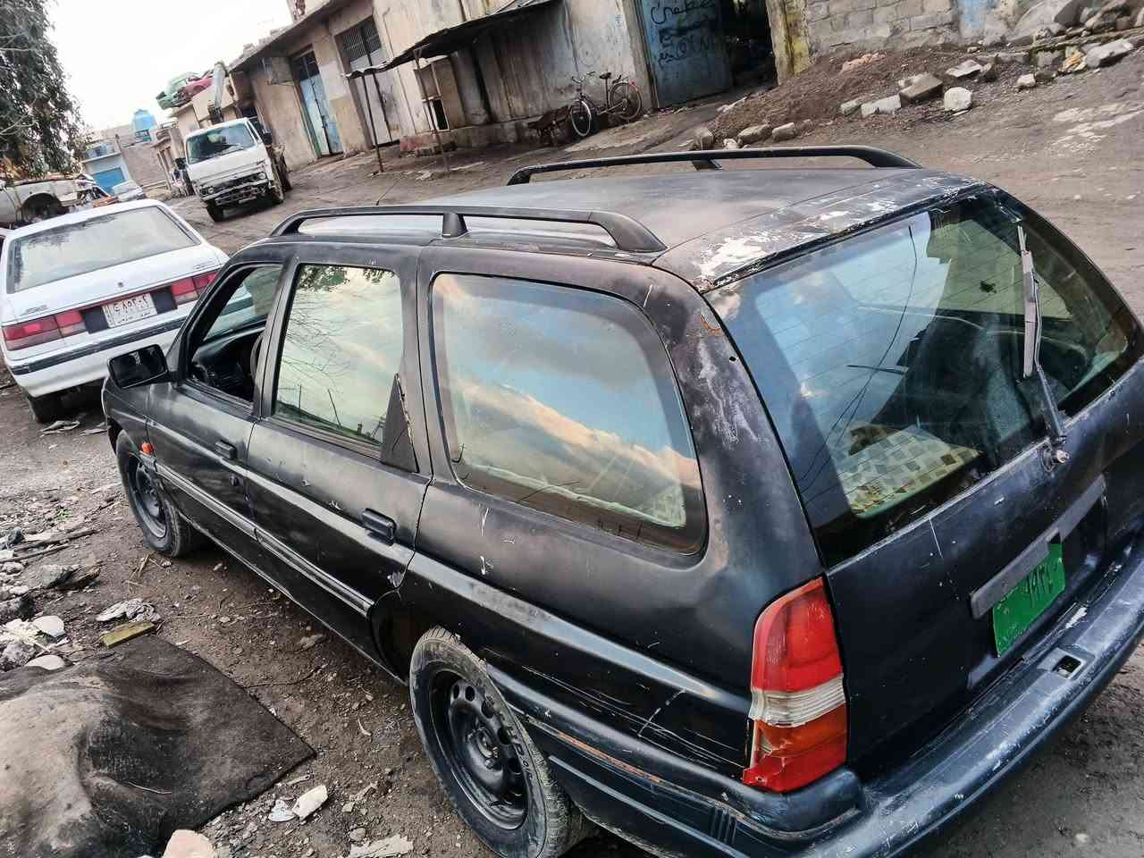 فورد سكورد موديل 91 مكينه جديده جير جديد شرط التحويل سنويه خضراء سياره شغاله وارمانيهل مقحله بدون دعمه ما بيها ضرر السعر 12 والشراي يتصل كربون ما مسجل.   ***********
