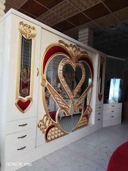 قطع بيع اومراوس العنده يتفضل خاص ***********
