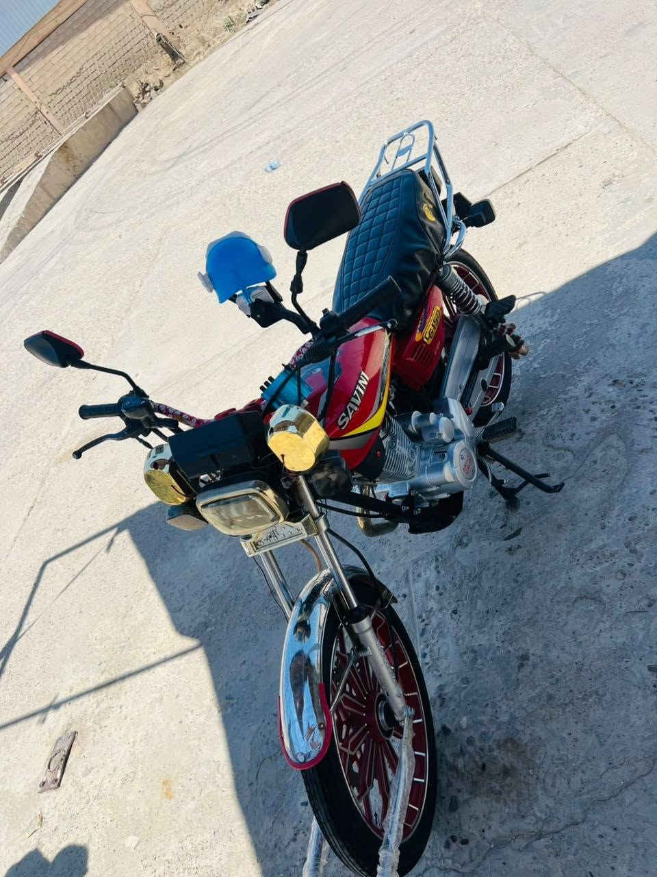 سلام عليكم  ماطور سونك للبيع محرك شرط مامفتوح كهربايات كلها شغاله ماعايزو برقي ماطور كله شرط حته رميون شغال السعر 650 وبي مجال قليل شراي اتصل ***********
