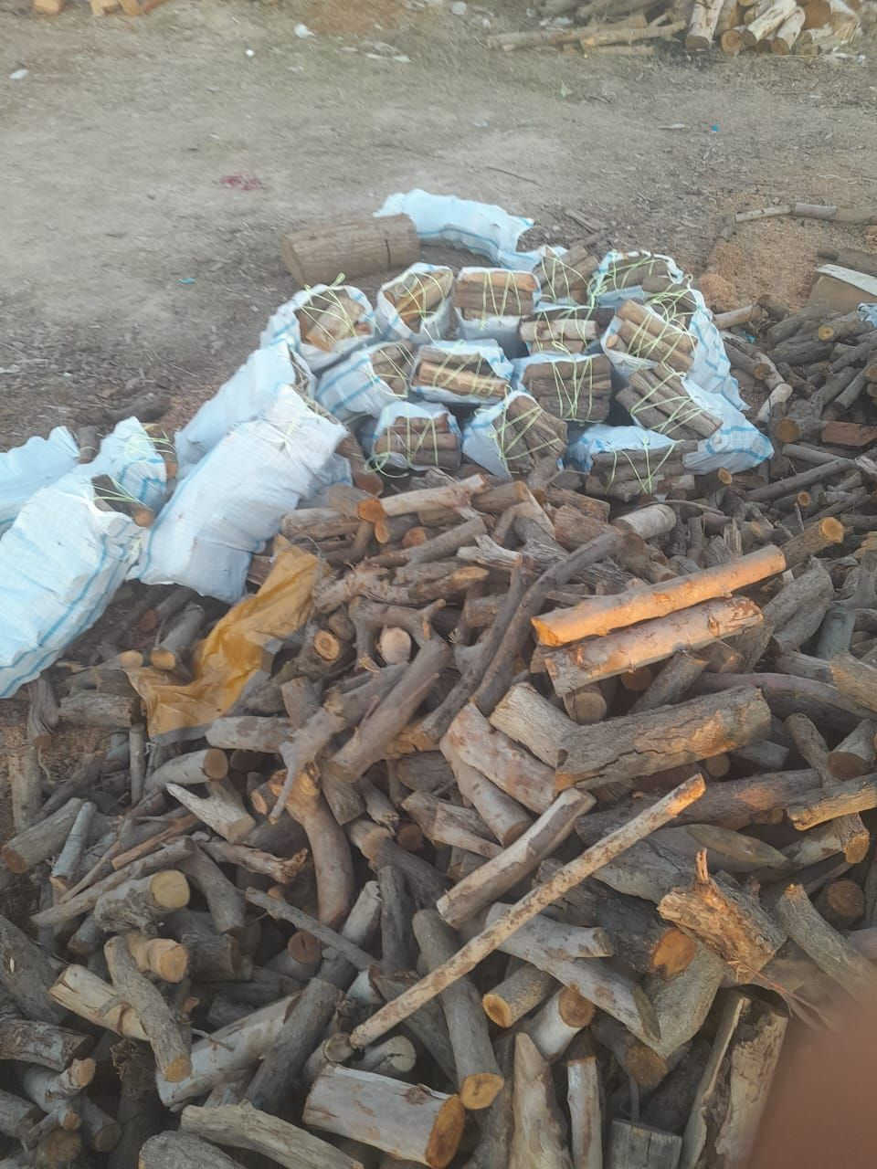 متوفر حطب درجه أوله ويصير لب بالنار
الاستفسار والحجر
اتصال ع هذا الرقم ***********
