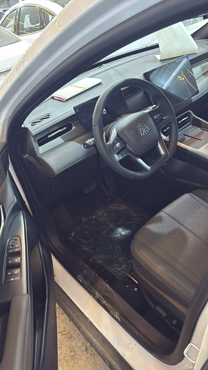 ‼️توفر حديثاً ‼️
🆕BYD كين بلاس فلاكشب🆕
فول مواصفات

♦️13 كاميرا محيطية
♦️فتحة سقف
♦️كشن كهرباء
♦️نقاط عمياء
♦️شاشة كبيرة
♦️رادار تفاعلي
♦️مرايا شفط
♦️مثبت سرعة تفاعلي
♦️ملحقات كاملة(شاحن+ارضيات+كرت تشغيل)

⬅️⬅️السعر23.300.000 مليون دينار

📍العنوان:بغداد الكريعات شارع الوقف السني معرض الفرقان لتجارة السيارات

☎️للاستفسار:
***********📞
***********📞
***********📞
