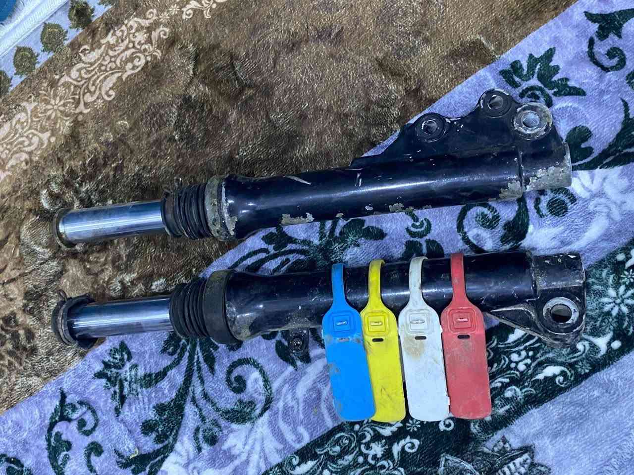 الديوانية 
السلام عليكم غراض ماكس لبيع كفرات لو احمر مستخدم بس شهر كفرات جديدة سعره ٣٠ بي مجال +سبايدر كاربون فايبر سعر ١٠ +شيال اصلي مال رمبه سعره ١٥ + دبلات ماكس امامي شغالات سعره ٢٠  +عداد شغال +قطره مال دهن هو ول ملقط سعرهن ٧ +استان موبايل سعره ١٠  الرقم ***********  بس وتساب ما متواجد عل فيس
