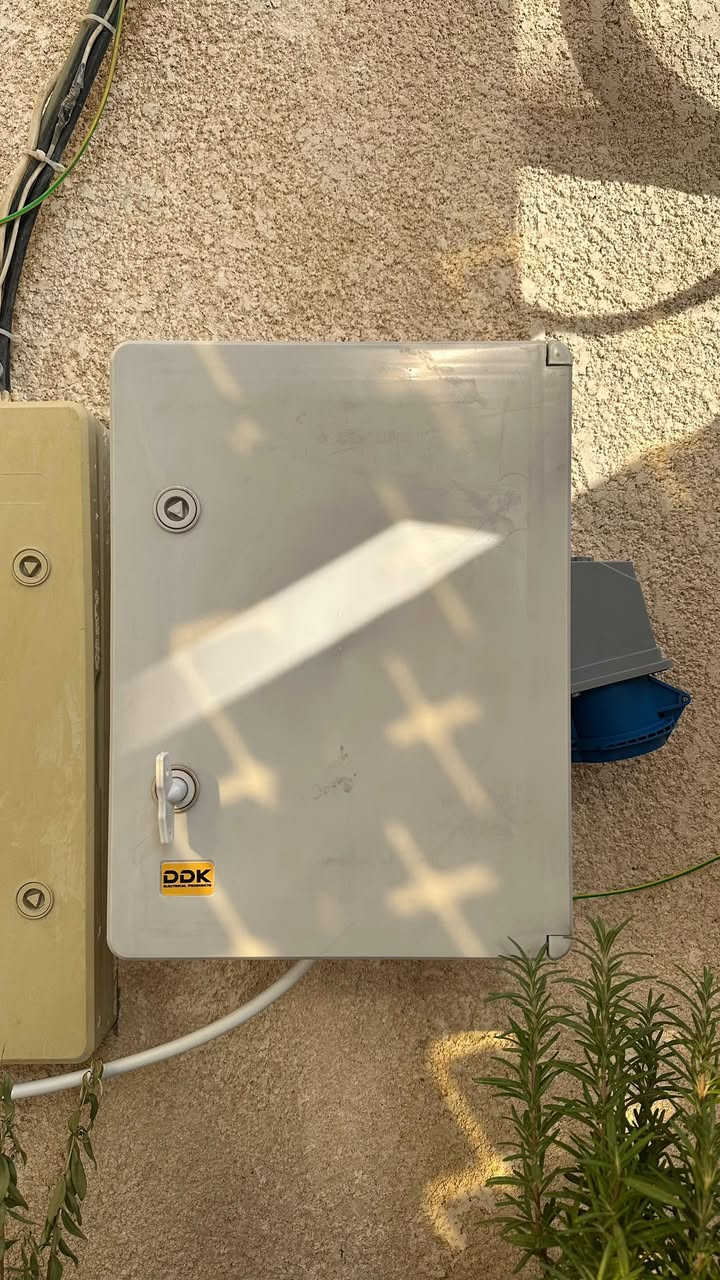 بورد شحن سيارة شغل ومواد كلهه درجة اولى وفووول اصلي ضمان سنه استبدال على كل القطع ويوجد توصيل لكل العراق

واتساب : ***********
السعر ٥٠ الف
