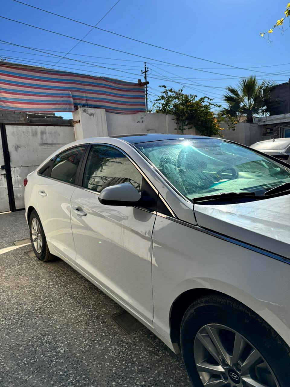 السلام عليكم / سوناتا ٢٠١٧
المواصفات /عادية
لايت زنون
تحكم ستيرن
شاشة بلاد
الداخل بيج 

الاضافات / تخم تاير جديد.وتغليف القمارة فابلون أسود

حالة السيارة / محرك مكفول حدادية مكفولة كير مكفول ممشى السيارة ٩٤ الف حقيقي

السيارة وارد امريكي وحادثها بسيط جداً

للتواصل ***********
