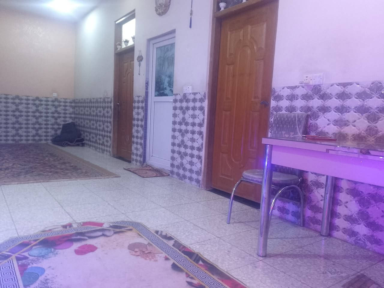 بيت 200 م منطقه الامين بسكينه كامل مكمل اللي يريده يخابرني على الرقم لا يراسل علىص والسعر 150 ***********
