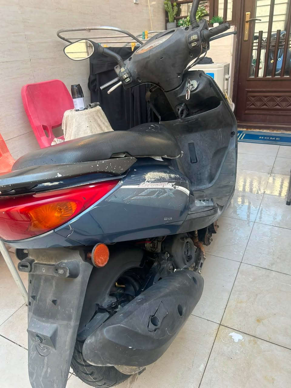سلام عليكمً…
دراجه بغبغاء سرعه 140 نوزل ياباني ..

مكينه كفاله عامه بدون فتح برغي واحد ✅

كهرباء كامله ..

سلف نكره واحده ✅

اشاير يمنه يسرى ✅

عالي ناصي ✅

هورن ✅

قفل ستيرن ✅

إكسل كفاله عامه ✅

تاير جديد امامي وخلفي شادهم ✅

قفل جنطه ✅

كفر اصلي مختم ختم واحد ويه مكينه مطابق نفس رقم ✅

أوراق كامله ✅

مري ثنين وختم واحد ✅

بريكات امامي خلفي ادامه ✅ 

كشن ختم واحد ✅

نوزل اصلي بدون فتح او تبديل ✅

(مكينه افحص وين يعجبك وجيب وياك الف مصلح الي يعجبك) 

 السعر 850 الف 

مكاني حي جهاد ديوان مخابرات 

الاستفسار *********** واتساب ***********
