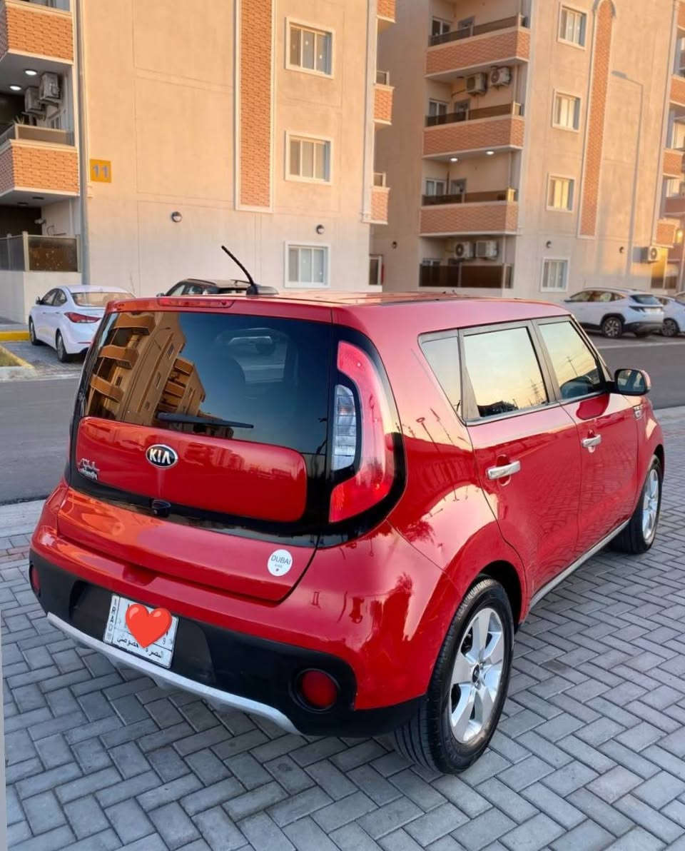 سلام عليكم 
كيا سول 2019 رقم بصره تحويل وارد امريكي بيها جاملغ بنيد فقط بدون دواخل باقي مكفوله مكينه 1600 ماشيه 49 حداديه وتخم تاير جديد كلش مكينه كير مكفوله موصفات شاشه كامره  بصمه تشغيل عن بعد حساسات تحكم  سعر 120 الاستفسار *********** البصرة, العراق
