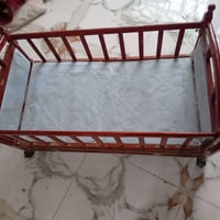 كاروك خشب نضيف سعره 30 مامتواجد خاص اتصل على رقم 07811463329