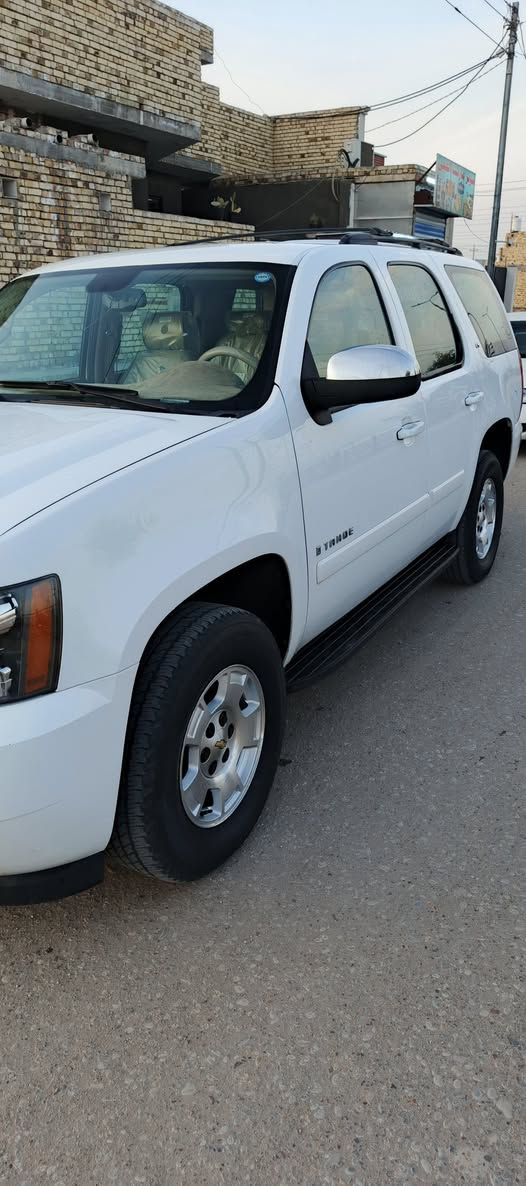 سلام عليكم تاهو مديل ٩ لبيع رقم وسنويه سليمانيه بسمي تحويل محرك ٥٣٠٠ كير +/- وارد خليجي بيه فقط بل جاملغ خلفي شخط وصار بي بخ قليل الستفسار*********** محافضه ميسان
