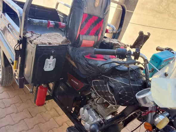 للبيع فحل عالي موديل 20 بلاادي تايرات جديد جوبلس مابي أي عيب قلااب مضبط ماتصرف عليه ألف دينار ***********
