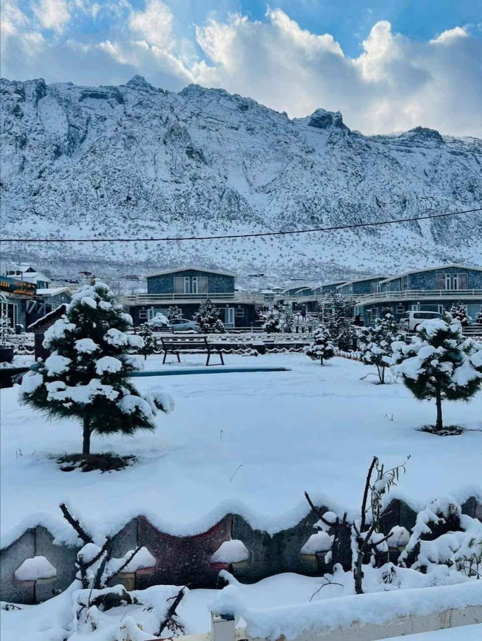 😳انتباه 😳انتباه 😳عاجل 
   
🥳#الحجوزات_العامة_في_سليمانيه🥳 
  🥶بمناسبة حلول موسم الثلج 🥶

💫احجز وانته بيتك مرتاح 💫

😭احسن من تتبهدل انته او عائلتك 😭

👇الحجوزات🔥متوفر عندنا👇

✅#موجود_شقق_سياحية✅
❤️غرفة وصالة ومطبخ 
🧡غرفتين وصالة ومطبخ 
💛3غرف نوم وصالة ومطبخ 
⬅️موقعها شارع 60 
وقرب مجدي مول ➡️

✅#موجود_شاليهات_سياحية ✅
⭐️غرفة وصالة ومطبخ ⭐️ 
⭐️ غرفتين وصاله ومطبخ ⭐️

 ✅#متوفر_اكواخ_للايجار ✅
⭐غرفة وصالة ومطبخ⭐
⭐غرفتين وصالة ومطبخ وسط⭐
⭐غرفتين وصاله ومطبخ كبير⭐

   ✅#متوفر_بيوت_سياحية ✅
   🌟غرفة وصالة ومطبخ 🌟
✅#متوفر_فنادق3_4نجوم_للعرسان✅
😳👈#الحجز_مسبق_رجاء👉😳 

📣ملاحظة📣/ الحجز مفتوح من #ساعة (#9صباحا) إلى #ساعة (#12ليلا) الحجز ويكون إرسال جناسي والعربون الحجز بدون عربون ما يتم تثبيت الحجز
  📢ارقام الحجز📢
***********واتساب
*********** واتساب الحجز
#شقق_سليمانيه_وفنادق_سياحية
#حجوزات_فنادق_وشقق_ومزارع_وشاليهات
