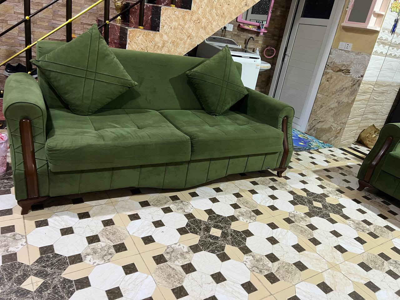 السلام عليكم تخم للبيع 10 مقاعد مخزن تركي نظيف جدا السعر 500 وبي مجال للتواصل   كربلاء حي النقيب ***********
