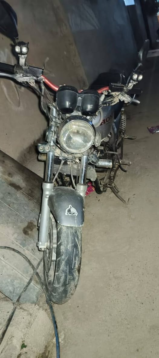 للبيع بطح 750  عاطل فار يطق  محرك مفلش   كابريتات  موجوده  كور  سلندر    ذراعات محرك كامل ***********   مكانو شرقاط
