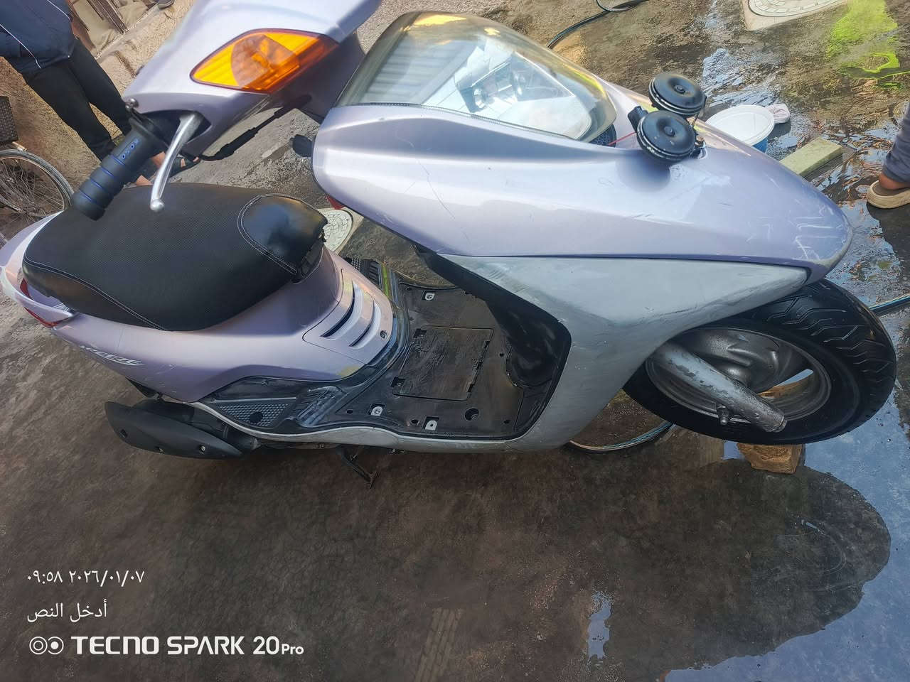 سلام عليكم
للبيع دراجه بريز كابريته سرعة 140 مكينه بلادي كفرات ختم واحد كهربائيات كله شغاله سلف هندر مكفول كفاله عامه الدراجه خير من الله السعر 750 وبيه مجال قليل للشراي المكان البياع الشرطة الرابعه رقم *********** متواجد واتساب
