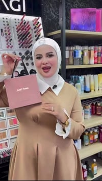 حمر شفاه • عدد محدود • بغداد